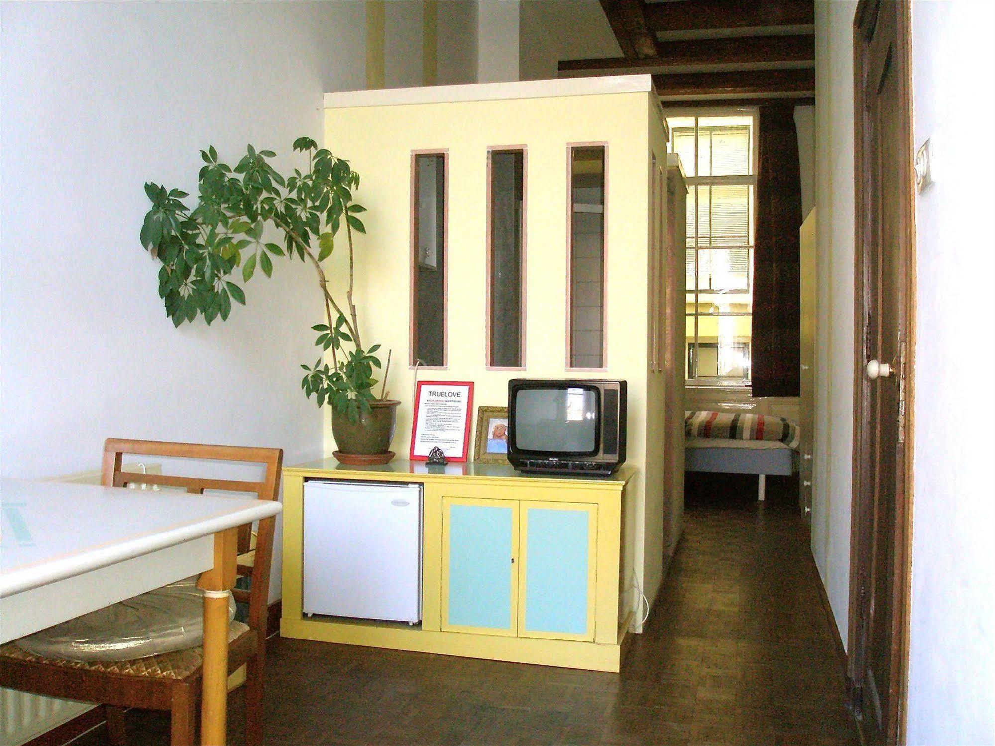 Truelove Guesthouse Amsterdam Dış mekan fotoğraf